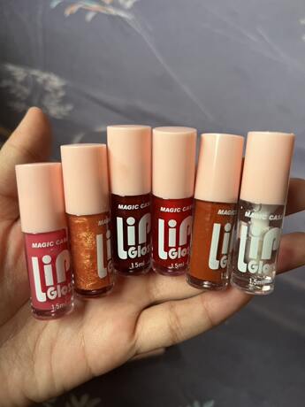 ปากฉ่ำวาวไม่เหนอะหนะ รีวิว MAGIC CASA ลิปออยล์ เซ็ต 6 สี บำรุงล้ำลึก ราคาดีเกินจริง