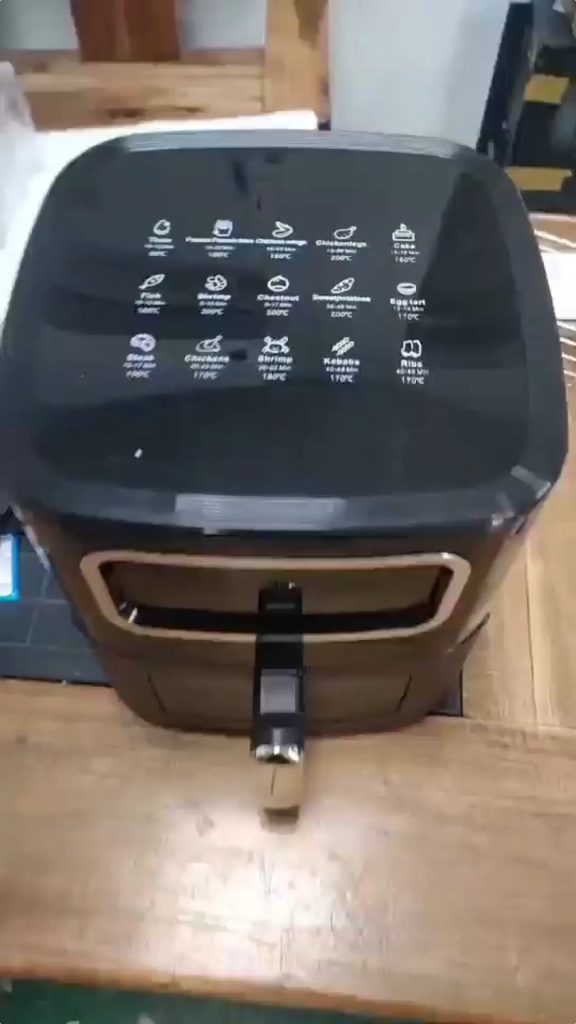 หม้อทอด 10L 2400W ใกล้ชิดเผยหน้าจอ LED 10 โปรแกรมอัตโนมัติ