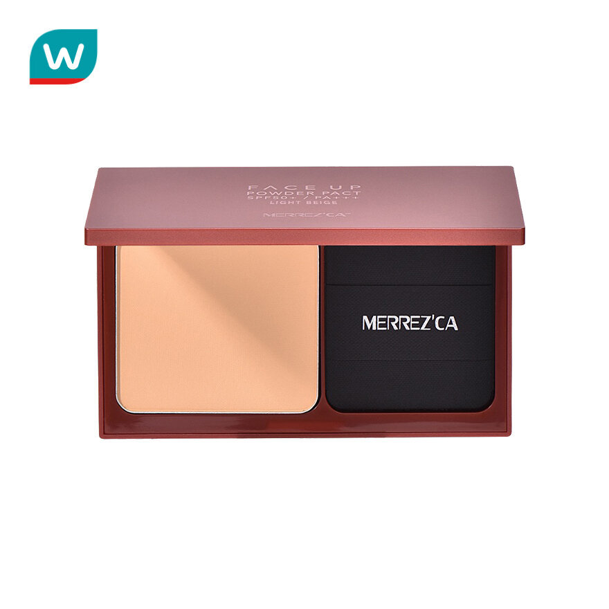 แป้ง Merrez'ca Face Up Powder Pact SPF50 PA+++ Light Nude วางบนโต๊ะ ดูปกปิดเบา
